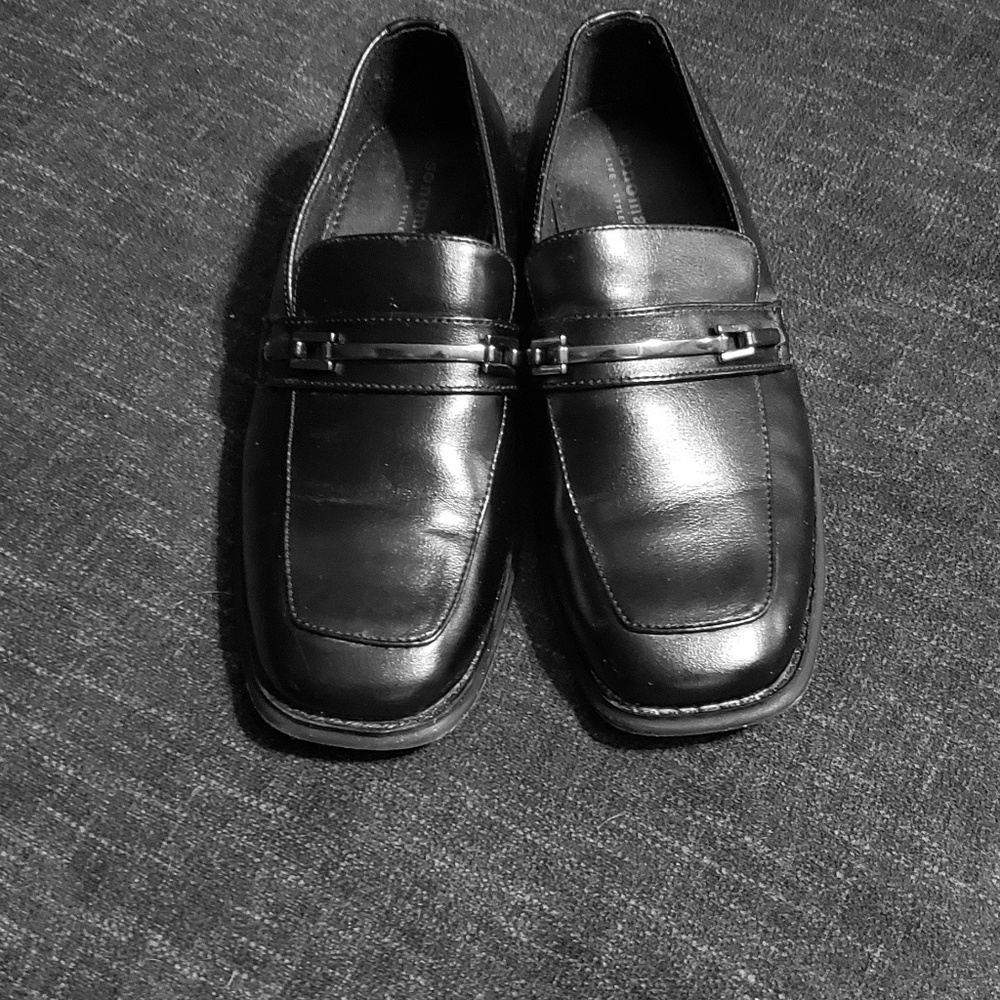 Boys size 4 dress shoe